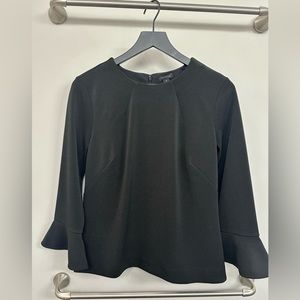 NWT Ann Taylor Fluted Sleeve Top in Black size M